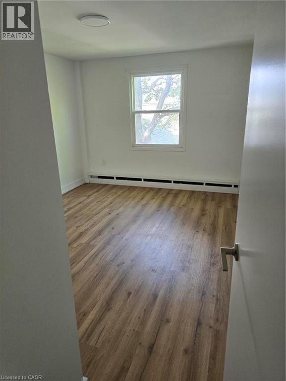 Photo de la propriété:  14 Holland Street  ON N5R 4S2 
