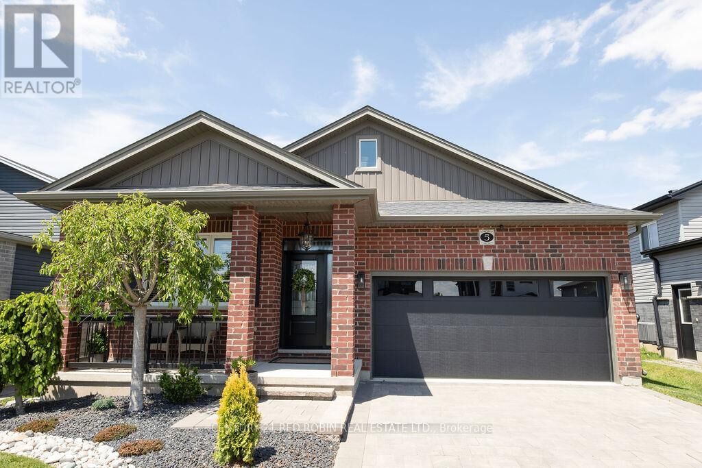 Property Photo:  5 Connor Avenue  ON N7G 0E8 
