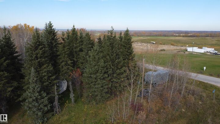 Property Photo:  54104 Rr35  AB T0E 0A0 
