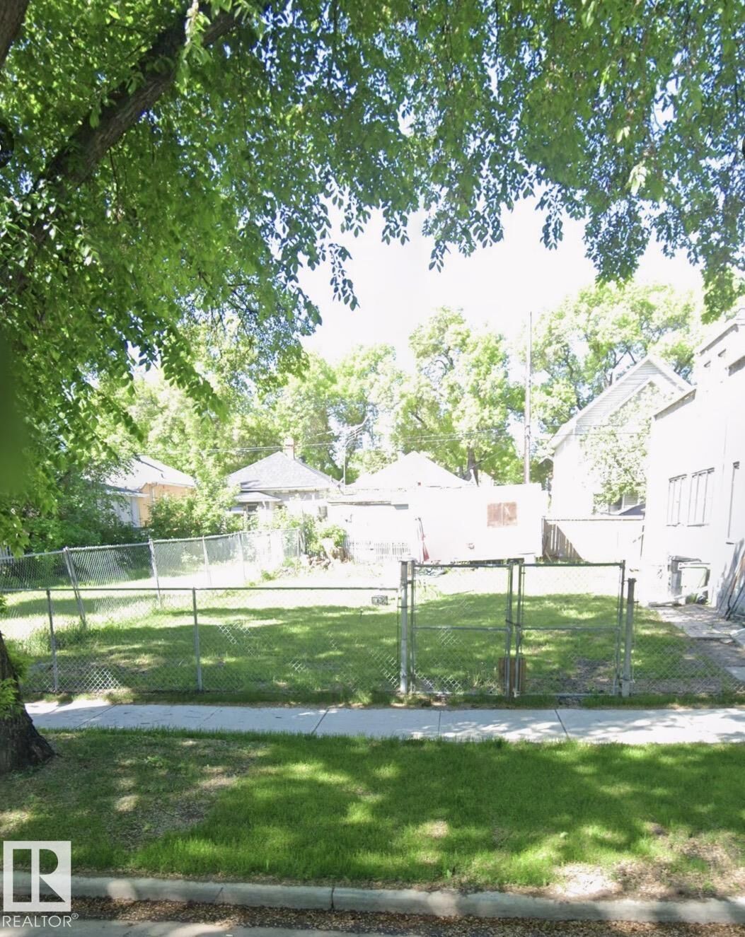 Property Photo:  10848 92 Street NW  AB T5H 1V8 