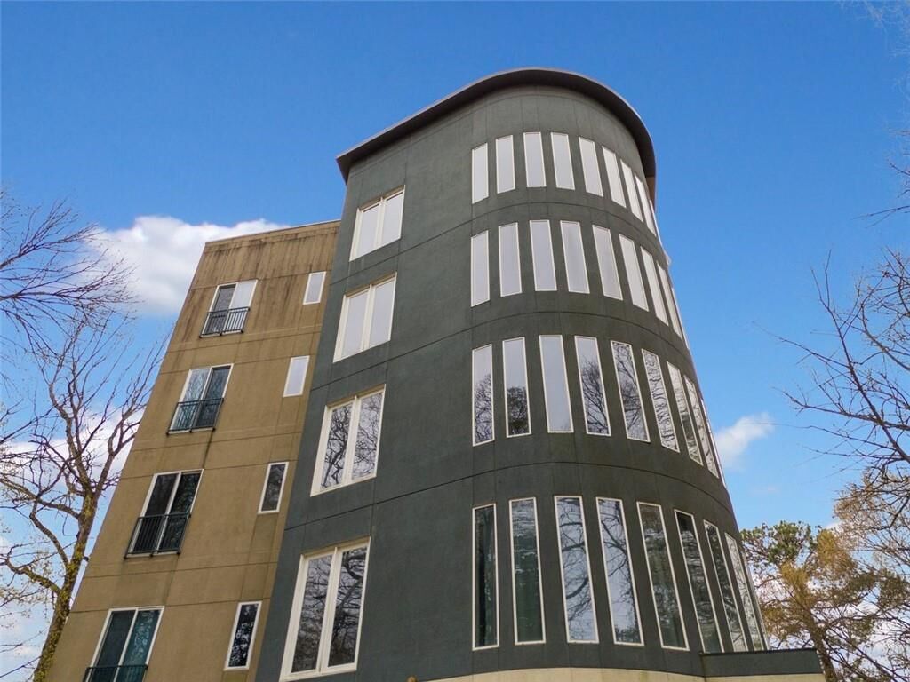 Property Photo:  140 Alden Avenue NW 201  GA 30309 