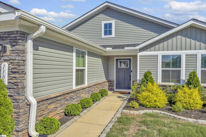 Property Photo:  1104 Elowen Road  SC 29306 