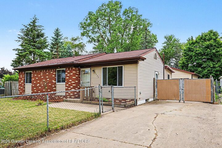 Property Photo:  3735 Fox Pointe South  MI 48911 