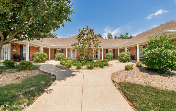 Property Photo: 824 Garden Pointe Dr KY 40067