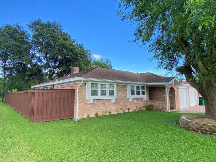 Property Photo:  1414 Howell Avenue  TX 77568 