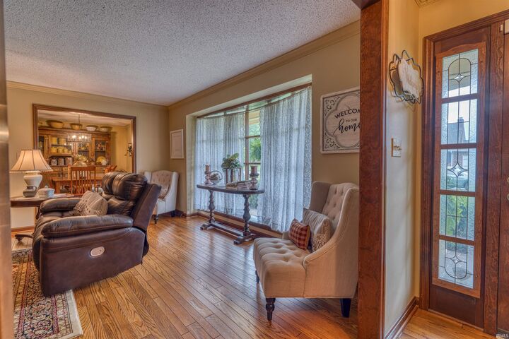 Property Photo:  2000 Greenbrier Drive  IN 47620 