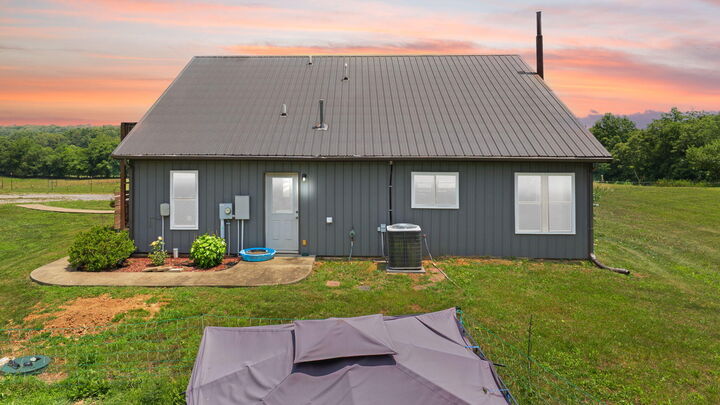 Property Photo: 1717 Halltown Road KY 42722