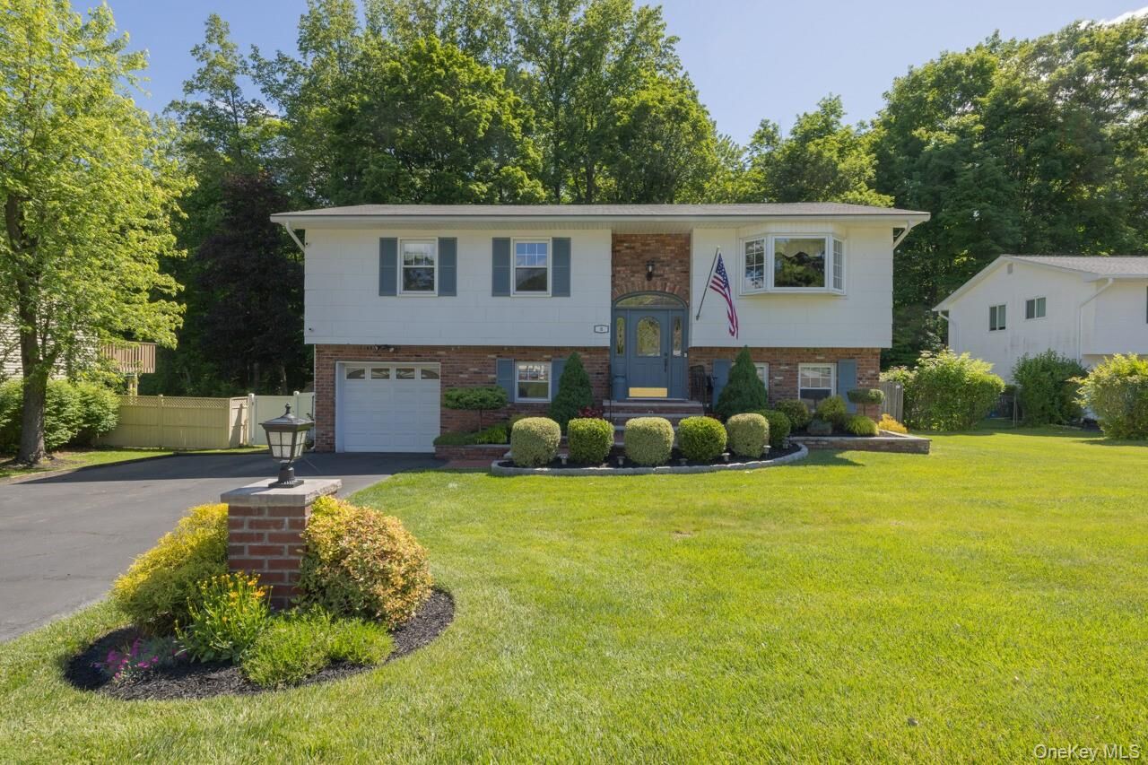 Property Photo:  6 Lighthouse Court  NY 10986 