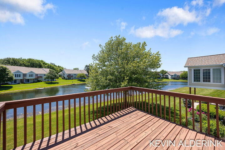 Property Photo: 8872 N Peninsula Court MI 49464