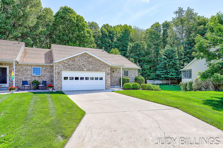 Property Photo: 437 Amity Street MI 49406