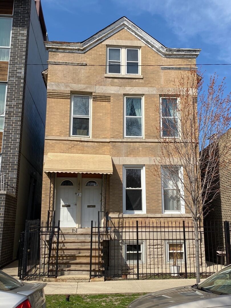 Property Photo: 1814 W Haddon Avenue IL 60622