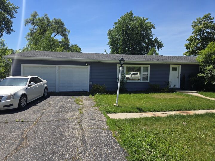 Property Photo: 151 Beach Court IL 60177