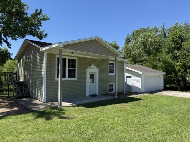 Property Photo:  303 Prentice Street  IL 62918 
