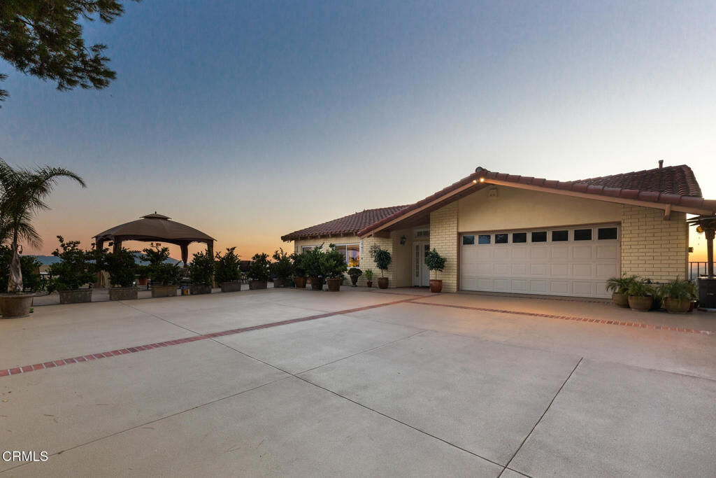 Property Photo: 1234 E Tujunga Avenue CA 91501