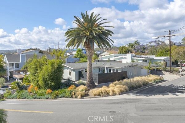 Property Photo:  149 Avenida Sierra  CA 92672 
