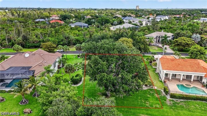 Property Photo:  16047 Forest Oaks Drive  FL 33908 