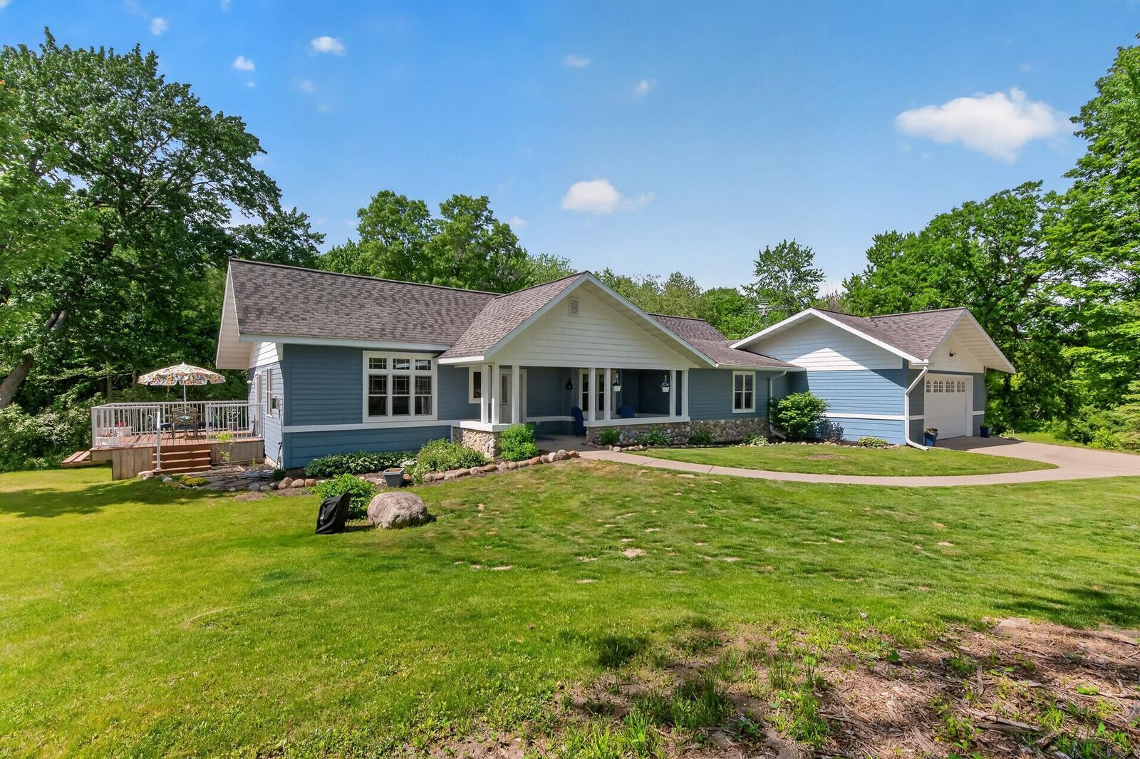 Property Photo: 729 220th Street WI 54020