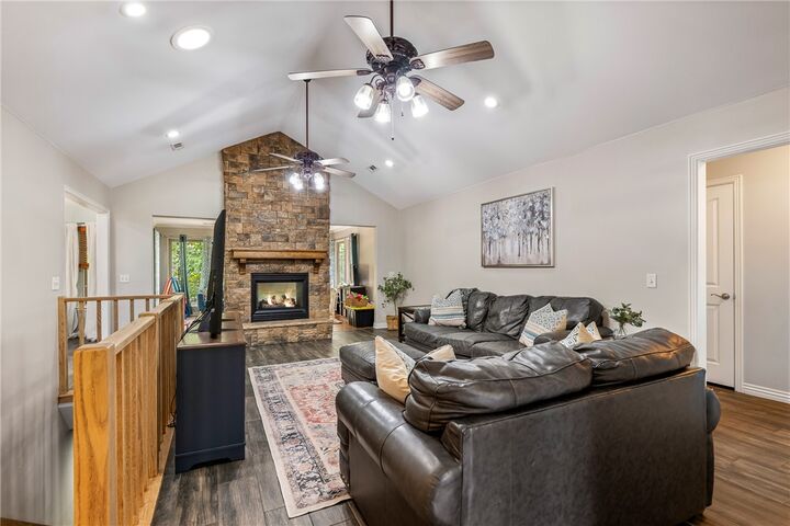Property Photo: 91 Granshire Drive AR 72714