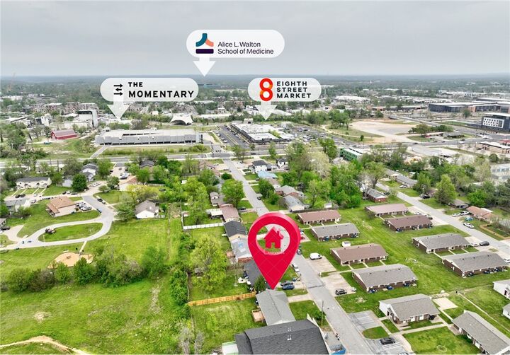 Property Photo:  906 SE G Street  AR 72712 