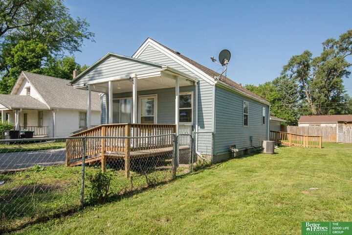 Property Photo: 5512 N 6th Street NE 68110-9999