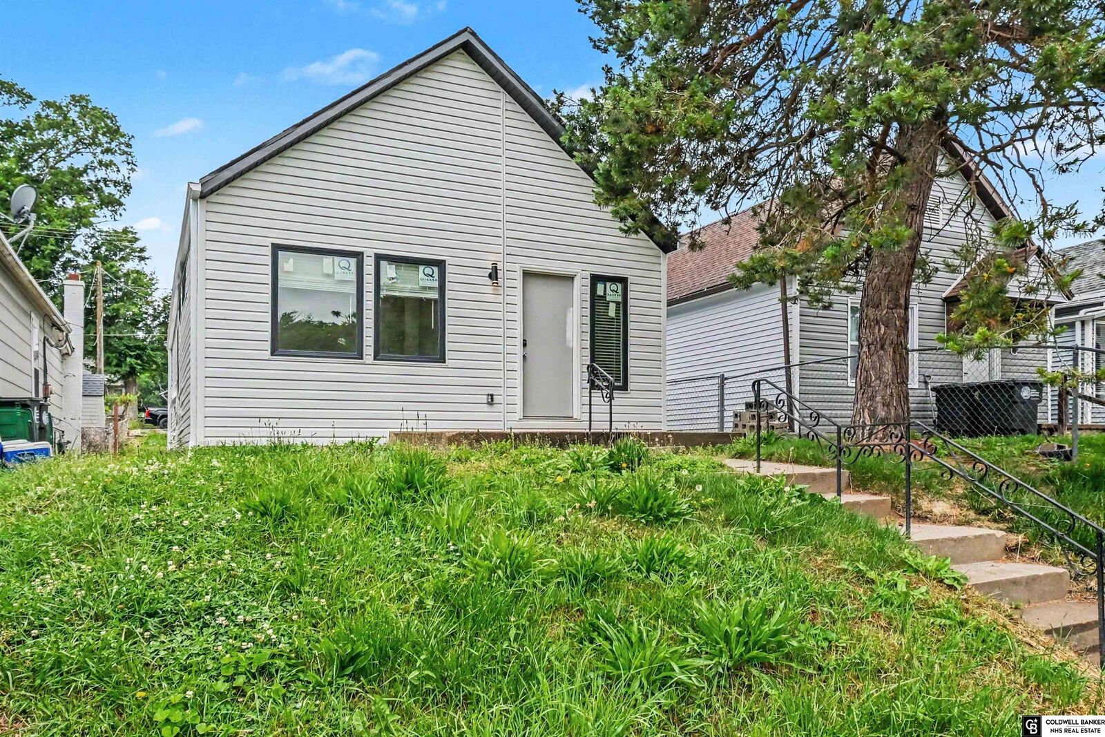 Property Photo: 2612 S 12th Street NE 68108