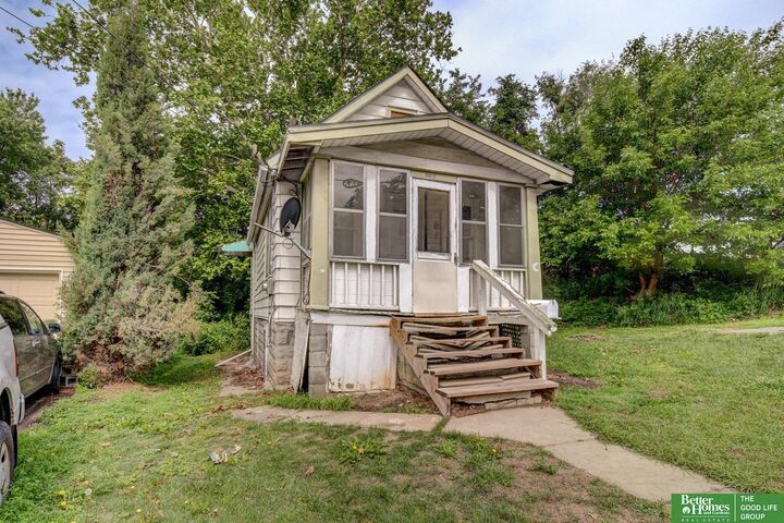 Property Photo:  4508 S 12 Street  NE 68107 