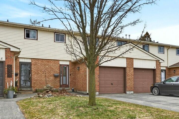 Property Photo: 1350 Limeridge Road E 4 ON L8W 1L6