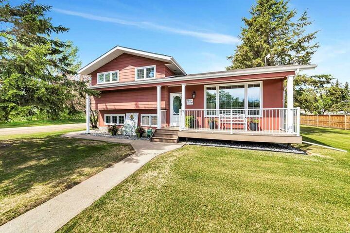 Property Photo:  4501 53 Street  AB T0B 1G0 