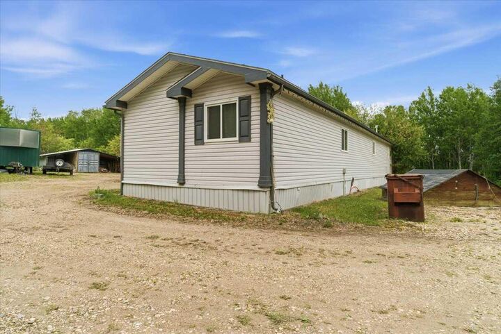 Property Photo: 25039 Township Road 722 70 AB T0H 0G0