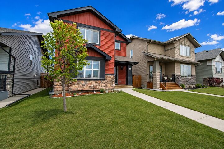 Property Photo:  318 Teasdale Drive  AB T4P 0T1 