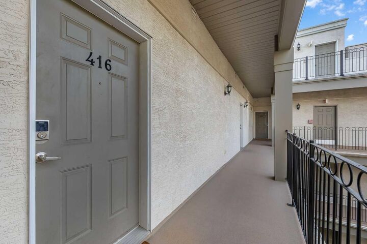 Property Photo: 527 15 Avenue SW 416 AB T2R 1R5