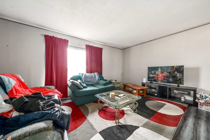 Property Photo:  361 7 Street SW  AB T1A 4K3 