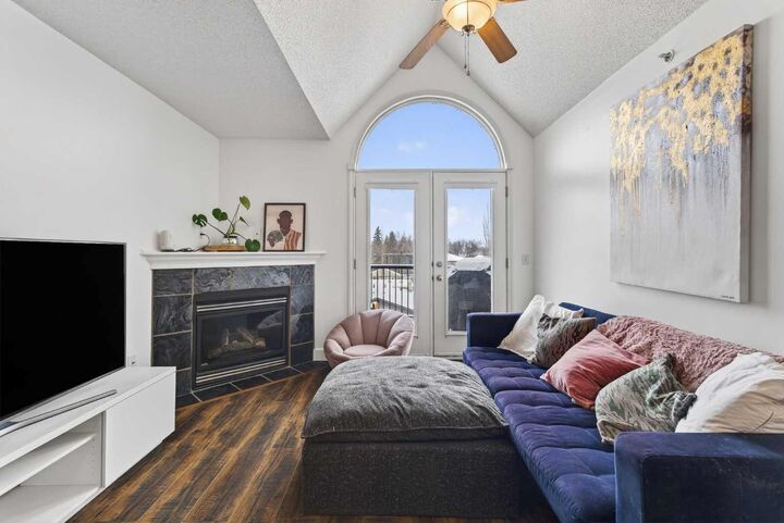 Property Photo:  735 56 Avenue SW 401  AB T2V 0G9 