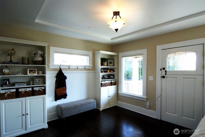 Property Photo:  3911  1st Avenue NE  WA 98105 
