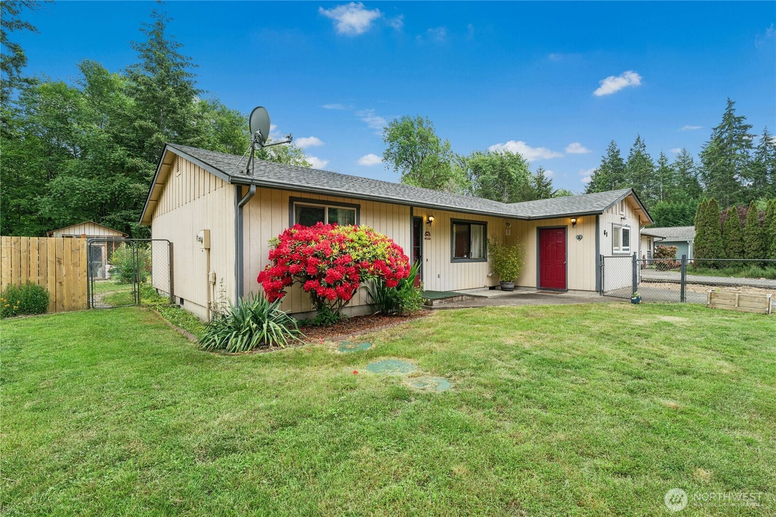 Property Photo:  61 E Fir Court  WA 98584 