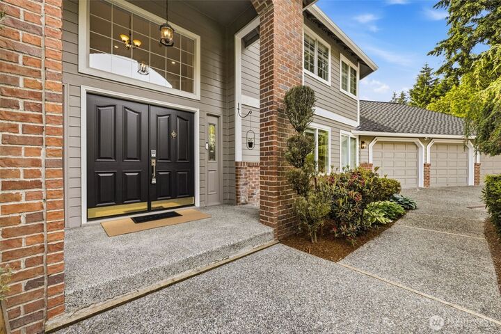 Property Photo:  7717  120th Place SE  WA 98056 