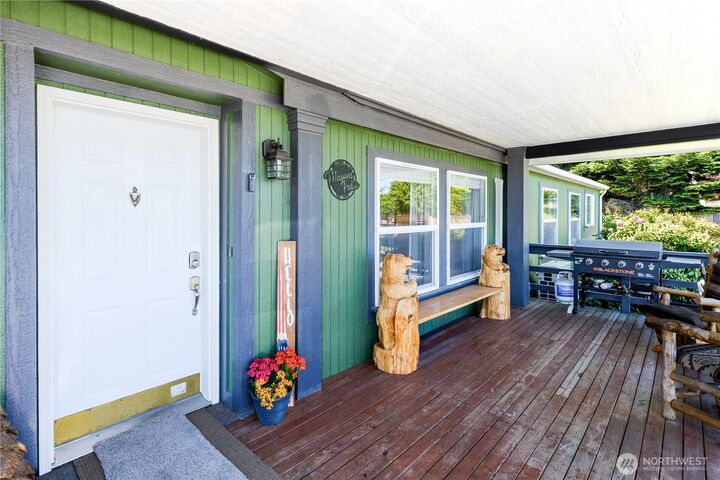 Property Photo:  162  J Shea Way  WA 98362 