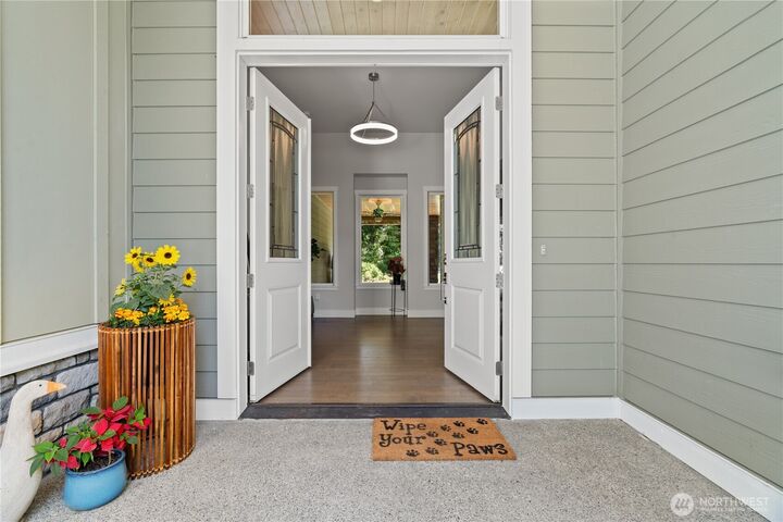 Property Photo:  16424  252 Avenue SE  WA 98027 