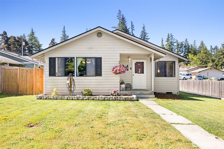 Property Photo: 1410 W 10th Street WA 98363
