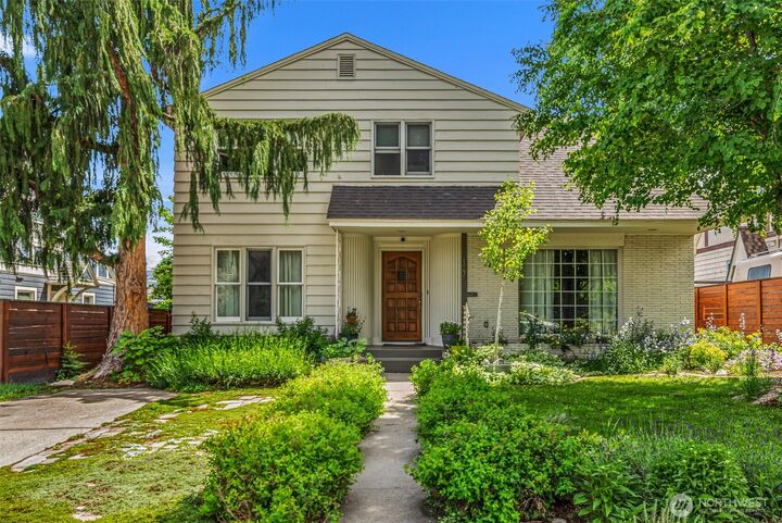 Property Photo: 19 N Garfield Avenue WA 98801