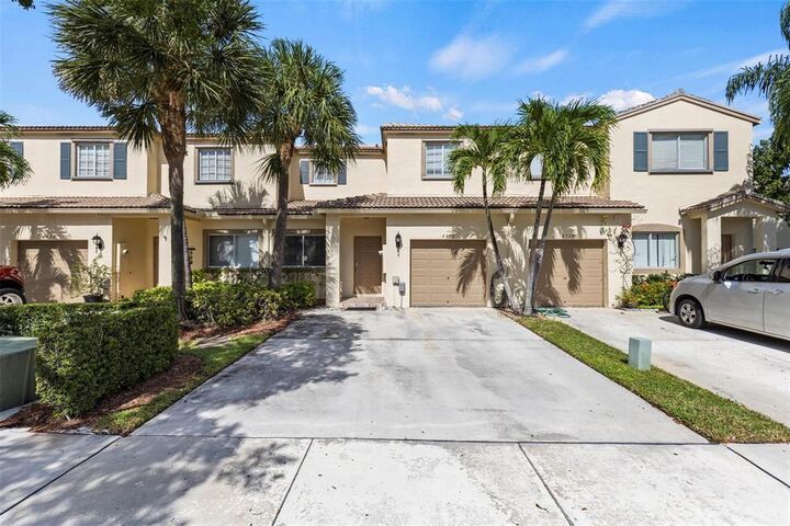 Property Photo:  4722 Lago Vista Drive  FL 33073 