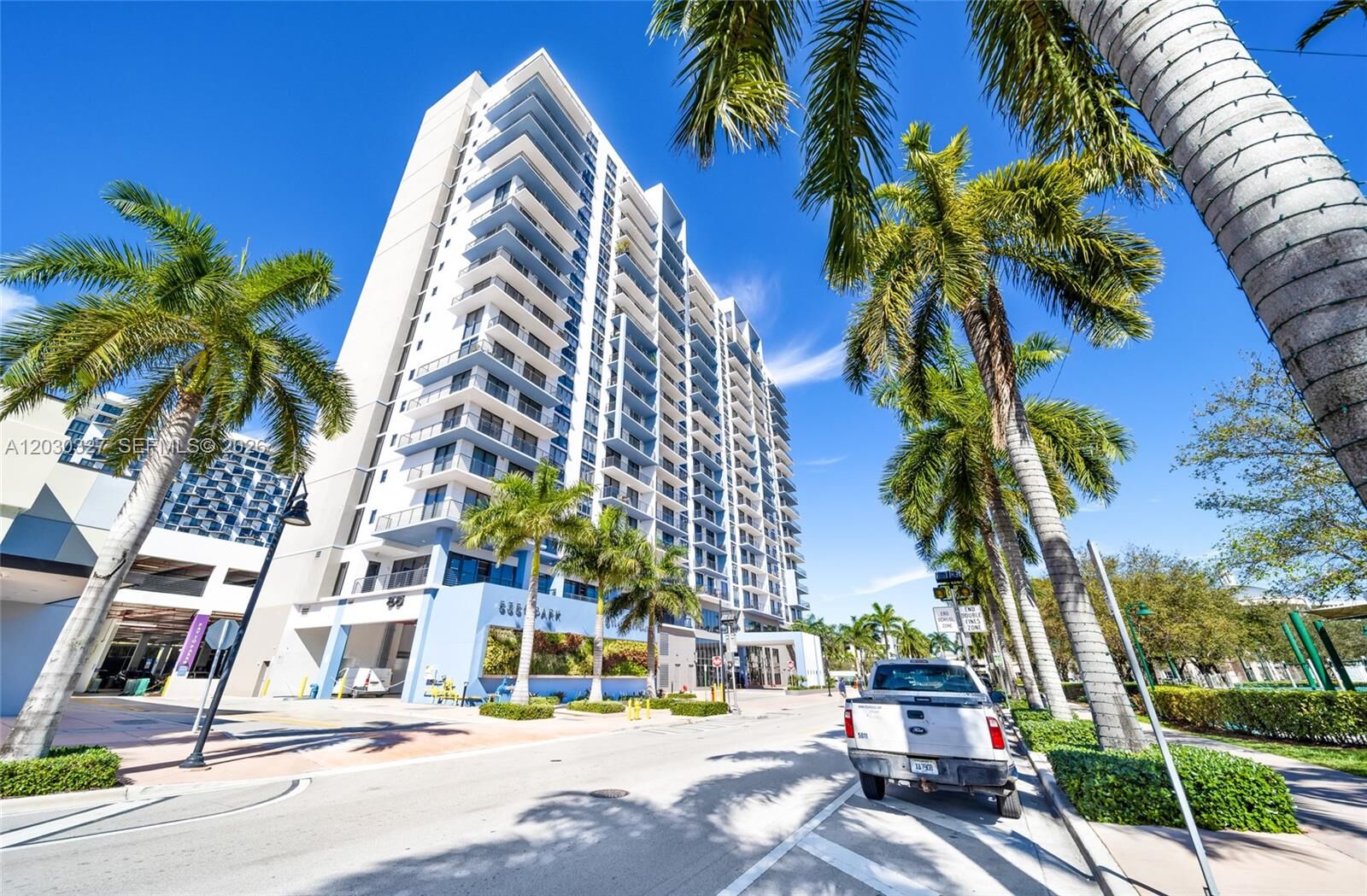 Property Photo: 5350 NW 84th Ave 903 FL 33166
