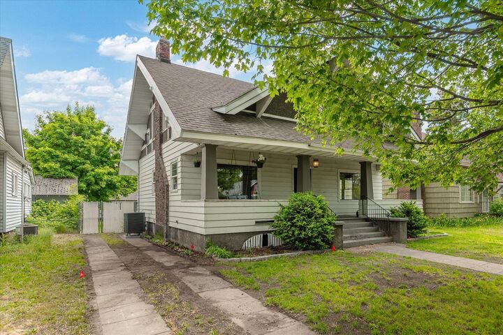 Property Photo:  524 E Baldwin Ave  WA 99207 