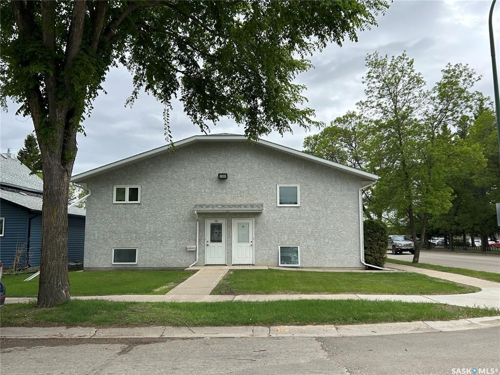 Property Photo:  739 10th Street 202  SK S0K 2A0 