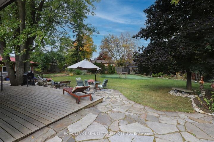 Property Photo: 167 Oliver Place ON L6H 1K9