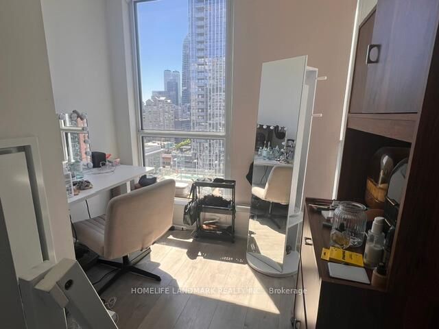 Property Photo:  30 Nelson Street 1906  ON M5V 0H5 