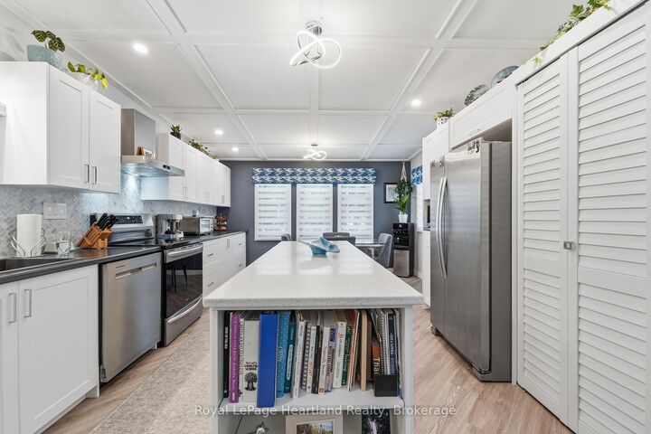 Property Photo: 205 Chestnut Drive ON N0M 1G0