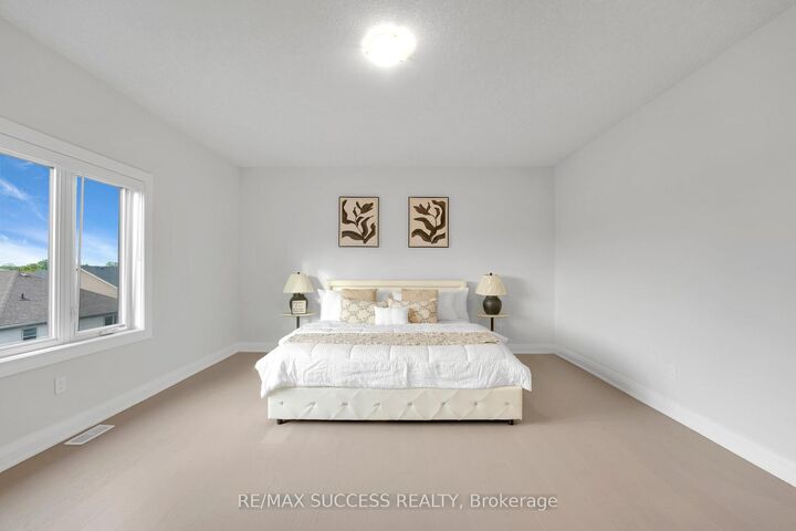 554 Bridgemill Crescent E — photo 1