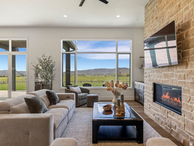 Property Photo:  321 Thorn Creek Dr  UT 84036 