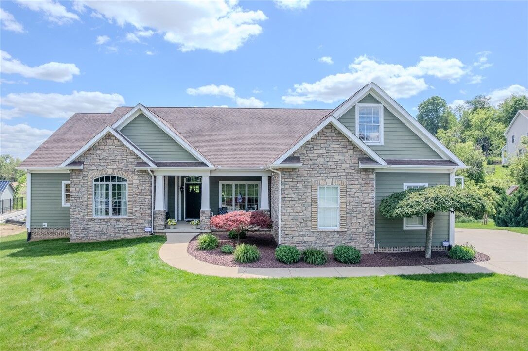Property Photo:  2026 Stone Bridge Ct  PA 15636 